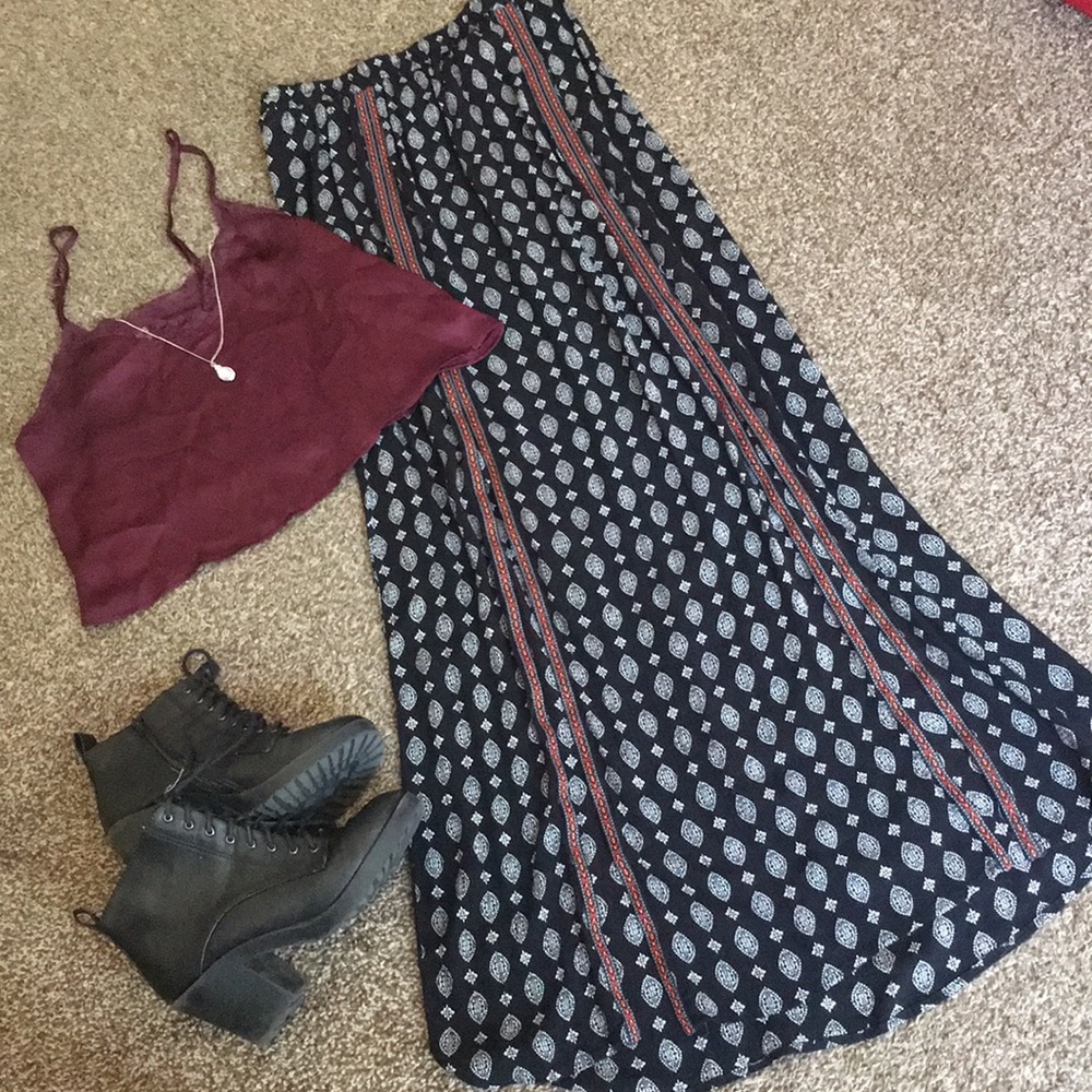 Maxi flowy skirt with high slits